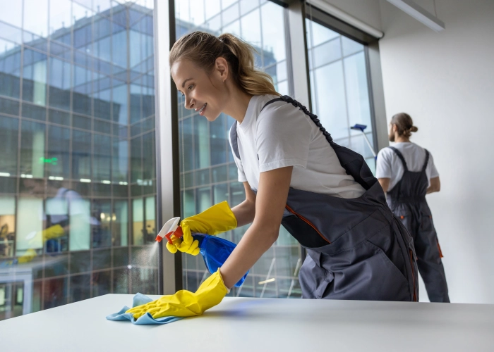 Nettoyage professionnel adapté aux grandes surfaces de bureaux à Sion (1950)